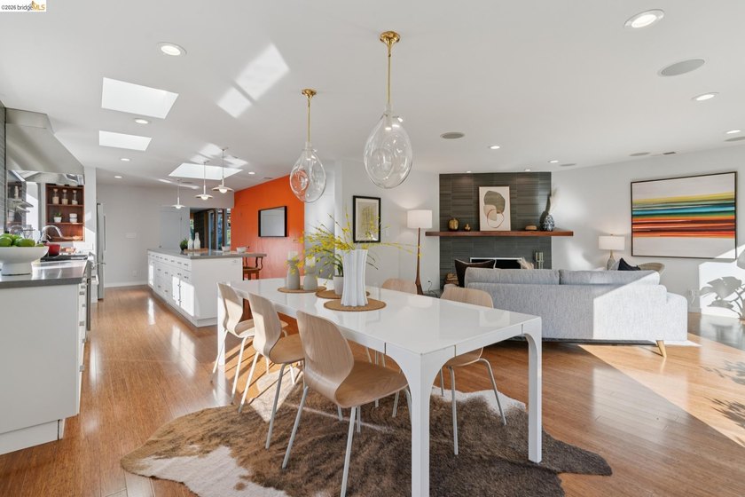 Don't miss this rare and sophisticated Mid-Century Modern - photo 21