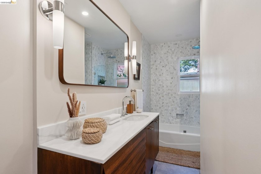 Don't miss this rare and sophisticated Mid-Century Modern - photo 35