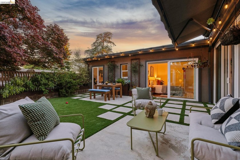 Don't miss this rare and sophisticated Mid-Century Modern - photo 48