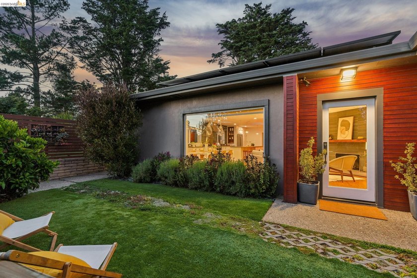 Don't miss this rare and sophisticated Mid-Century Modern - photo 50