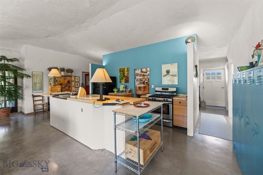 Nestled in the heart of Paradise Valley, this charming listing - photo 5