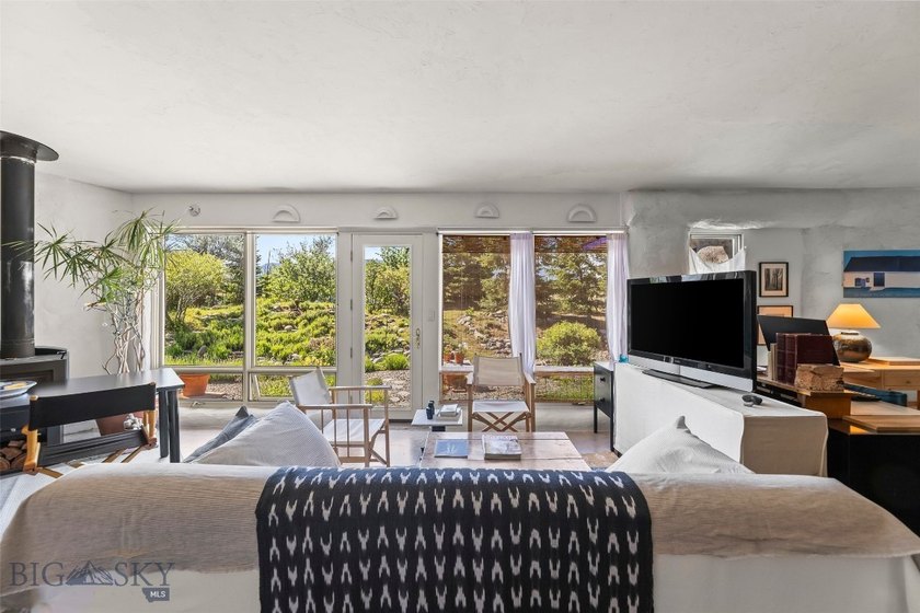 Nestled in the heart of Paradise Valley, this charming listing - photo 7