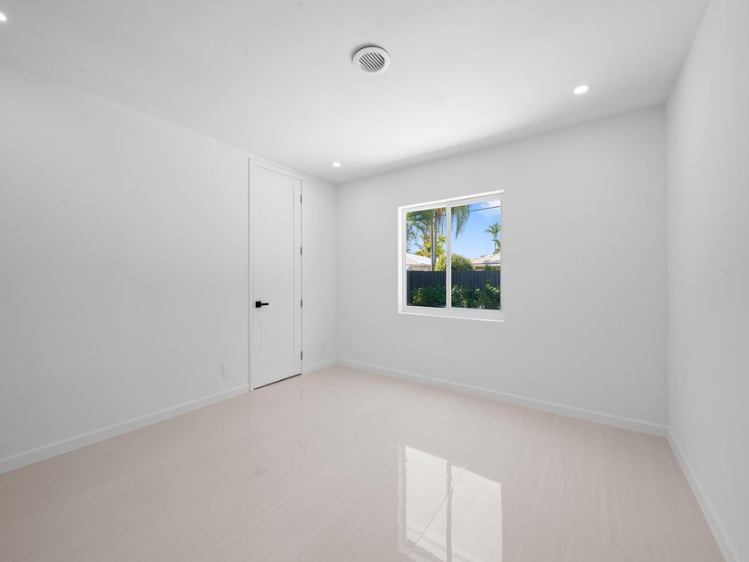 Fully renovated 3/3 pool home in sought-after Coral Ridge Isles - photo 15