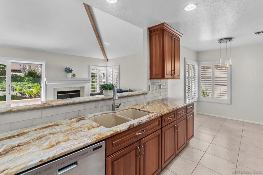 Welcome to the gated, resort-style community of Los Rios in - photo 8