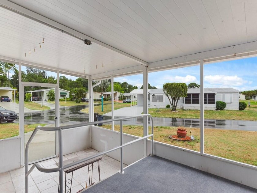 Welcome to this charming 2-bedroom, 1.5-bathroom manufactured - photo 19