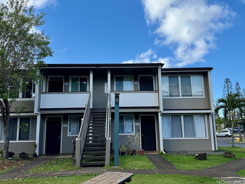 Welcome to Mililani Terrace! This well-maintained unit offers a - photo 7