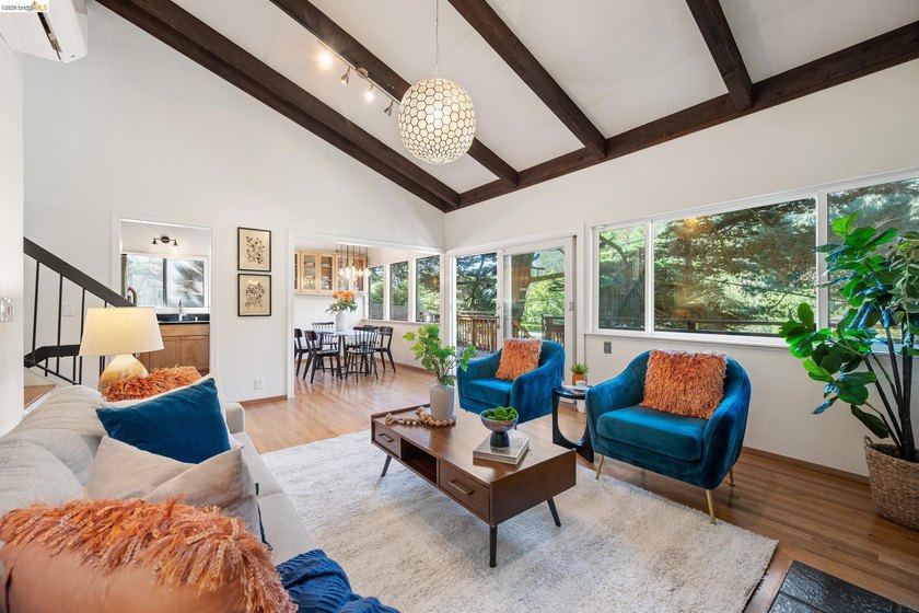 Majestic nature lover's retreat in the heart of Montclair. This - photo 11