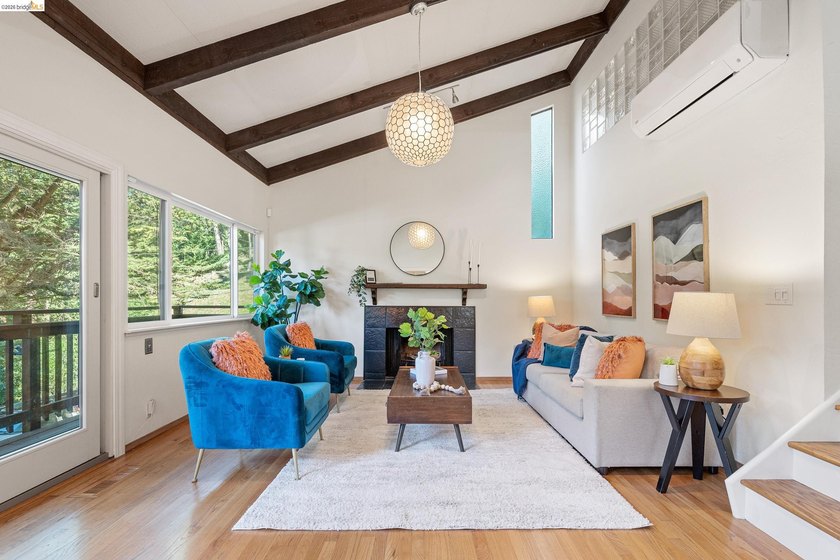Majestic nature lover's retreat in the heart of Montclair. This - photo 13