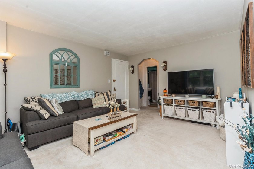 Welcome Home! Step into this beautifully maintained, sun-kissed - photo 3