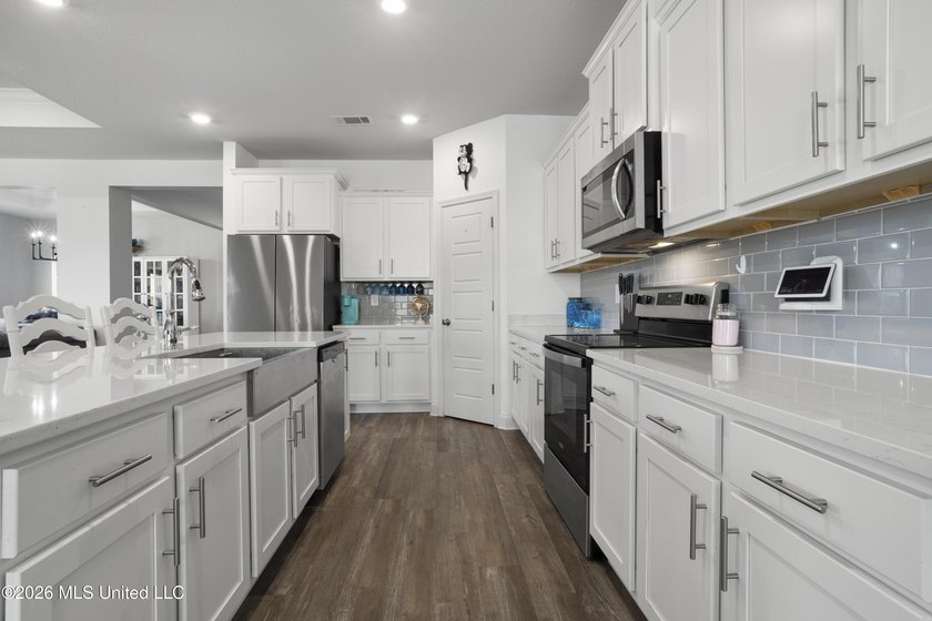 Welcome to your dream home in Windmill Ridge! Situated on a - photo 15