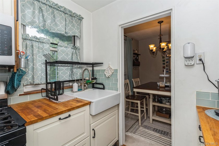 Welcome Home! Step into this beautifully maintained, sun-kissed - photo 7