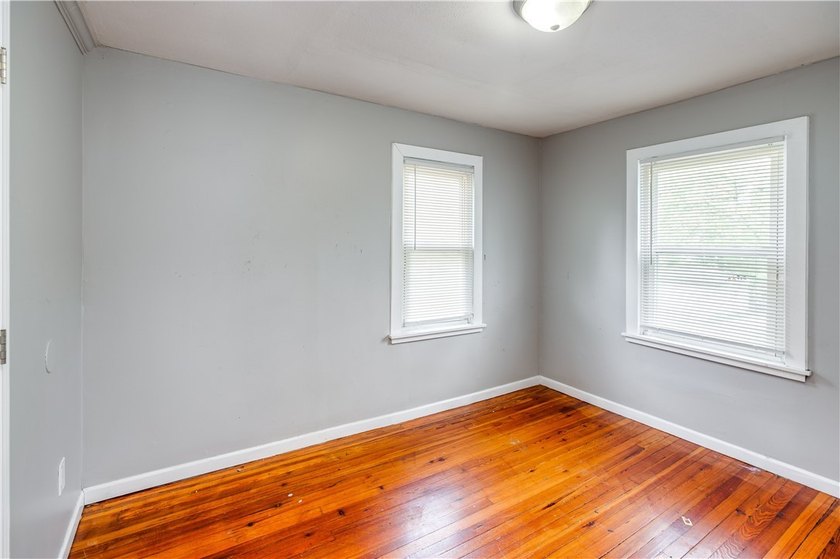 Located in Rochester's 19th Ward proper! This move-in-ready home - photo 20