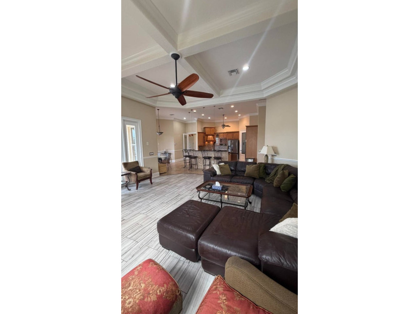 Expansive Luxury Home 5/4 with golf course views and inground - photo 31