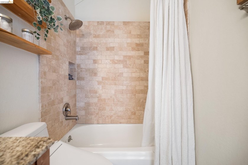 Majestic nature lover's retreat in the heart of Montclair. This - photo 34