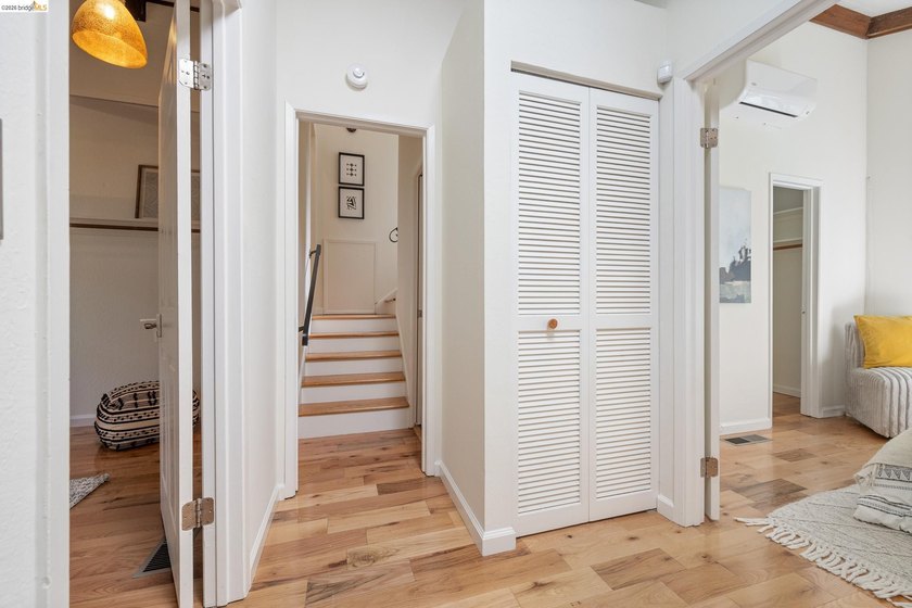Majestic nature lover's retreat in the heart of Montclair. This - photo 35