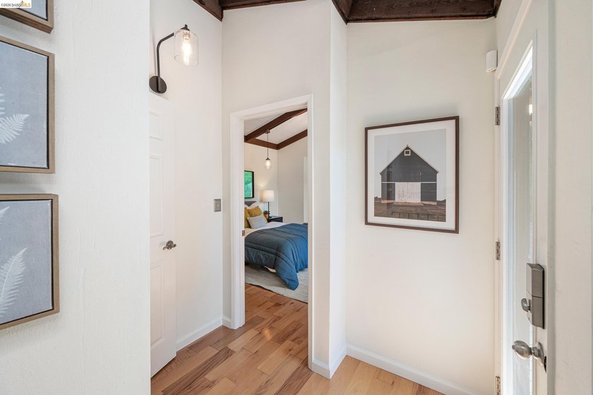 Majestic nature lover's retreat in the heart of Montclair. This - photo 37