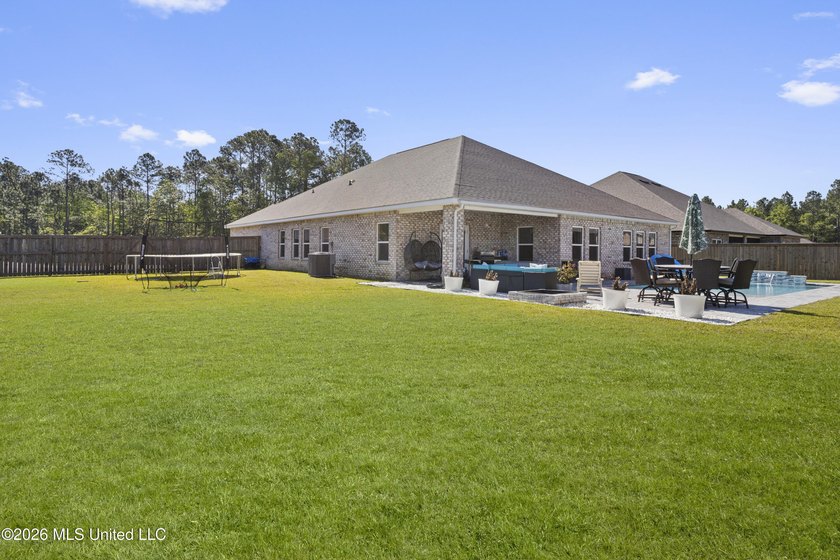 Welcome to your dream home in Windmill Ridge! Situated on a - photo 41