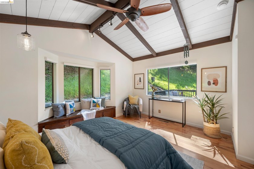Majestic nature lover's retreat in the heart of Montclair. This - photo 42