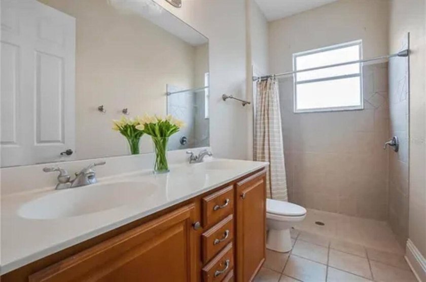 Expansive Luxury Home 5/4 with golf course views and inground - photo 42