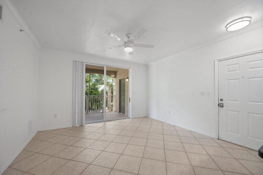 The only 1 bedroom with a garage available at Emerald Dunes, a - photo 5