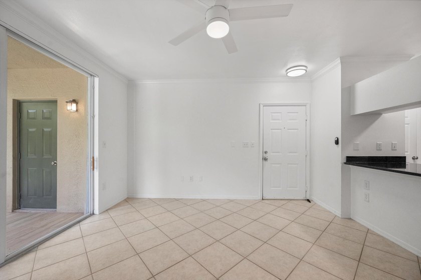 The only 1 bedroom with a garage available at Emerald Dunes, a - photo 6