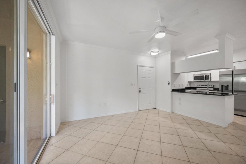 The only 1 bedroom with a garage available at Emerald Dunes, a - photo 7