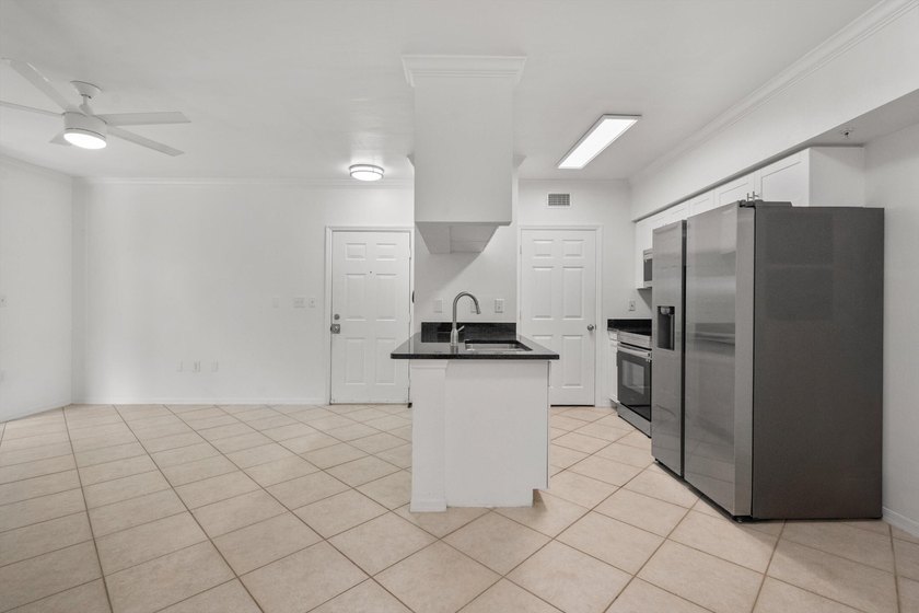 The only 1 bedroom with a garage available at Emerald Dunes, a - photo 9
