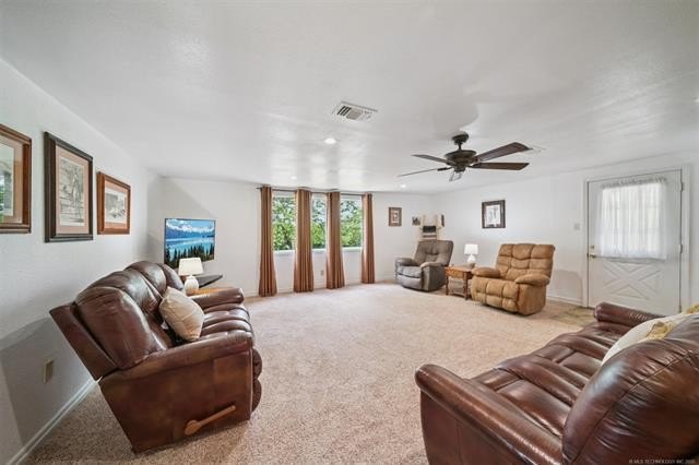 Beautiful 1 owner home on well groomed acreage complete with - photo 3
