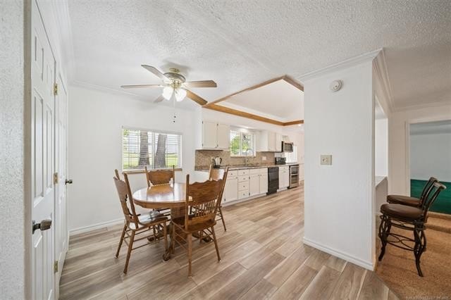 Beautiful 1 owner home on well groomed acreage complete with - photo 8
