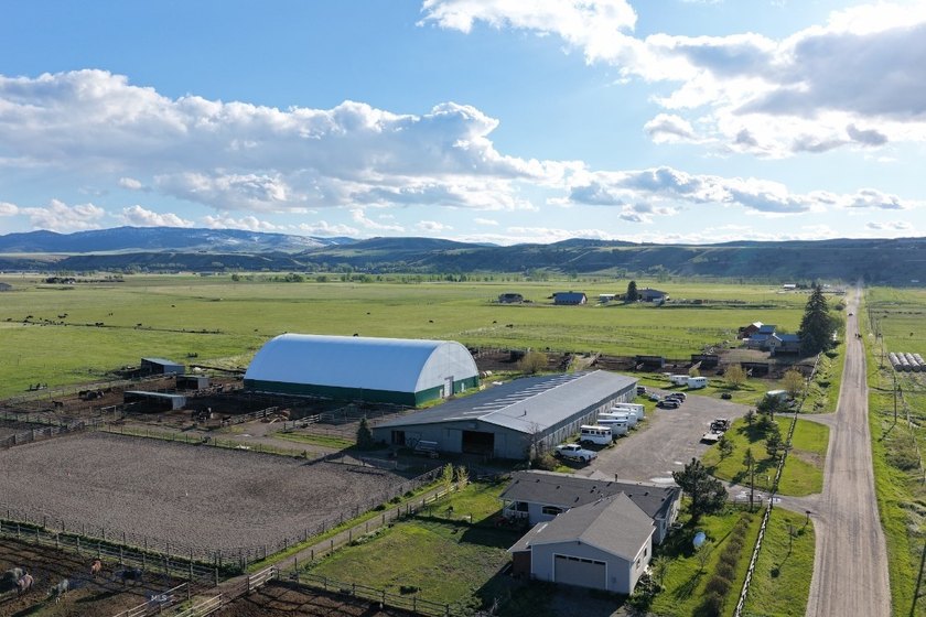 Located twelve miles from downtown Bozeman, this rare +/-30-acre - photo 2