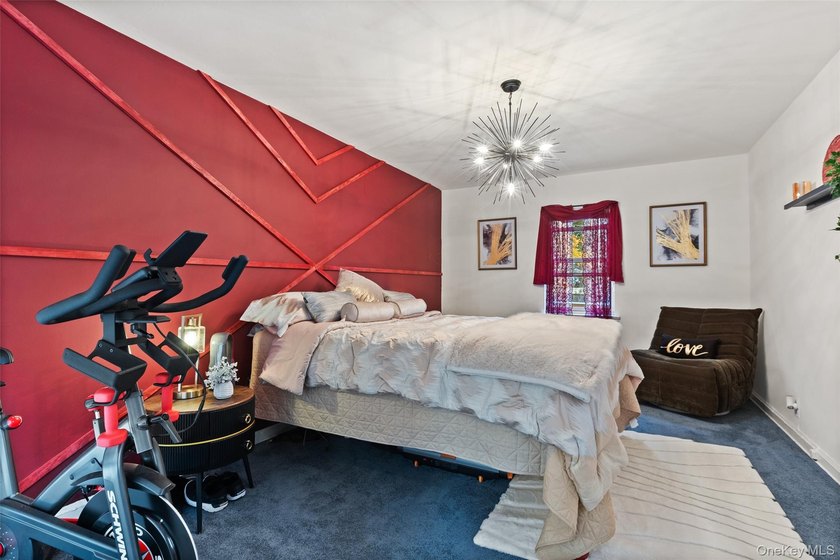 This bright and spacious commuter's dream offers everything you - photo 11