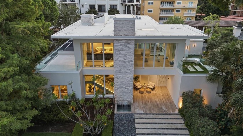 Envisioned by acclaimed architect Phil Kean and originally - photo 4