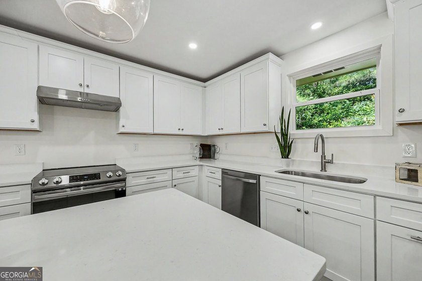 Move-In Ready Home in the sought-after Victoria Cottages! This - photo 15