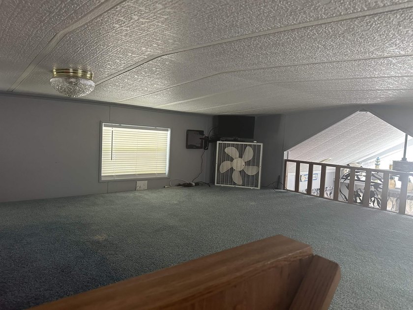 Charming 2000 Casa Villa park model with loft and Carolina Room - photo 10