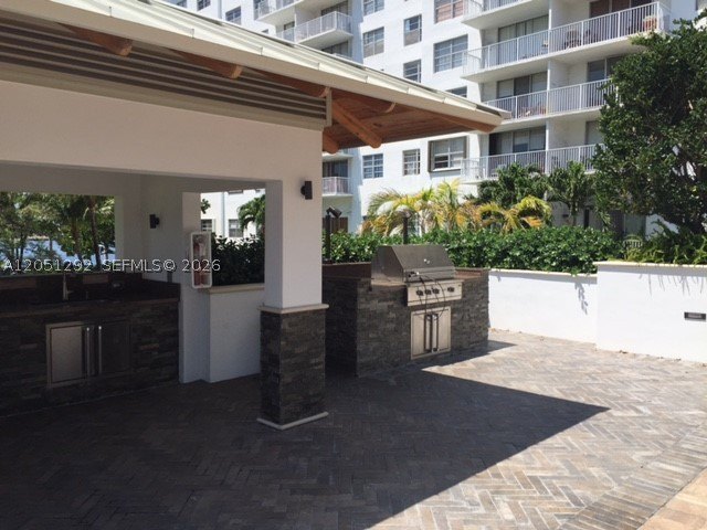 This spacious 2-bed, 2-bath condo is move-in ready and waiting - photo 18