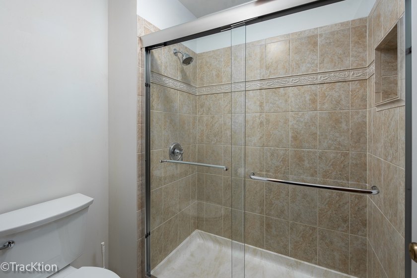 Welcome to this beautifully maintained end-unit townhome that - photo 21