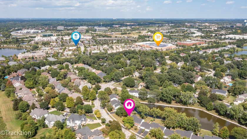 Welcome to this beautifully maintained end-unit townhome that - photo 33