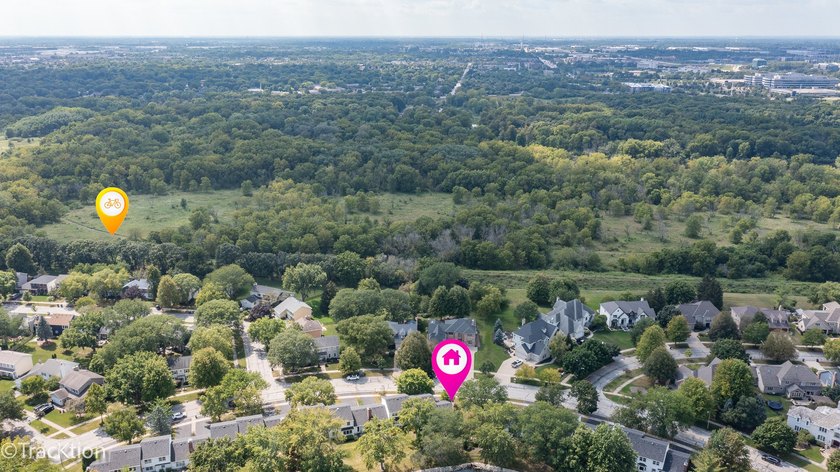 Welcome to this beautifully maintained end-unit townhome that - photo 34