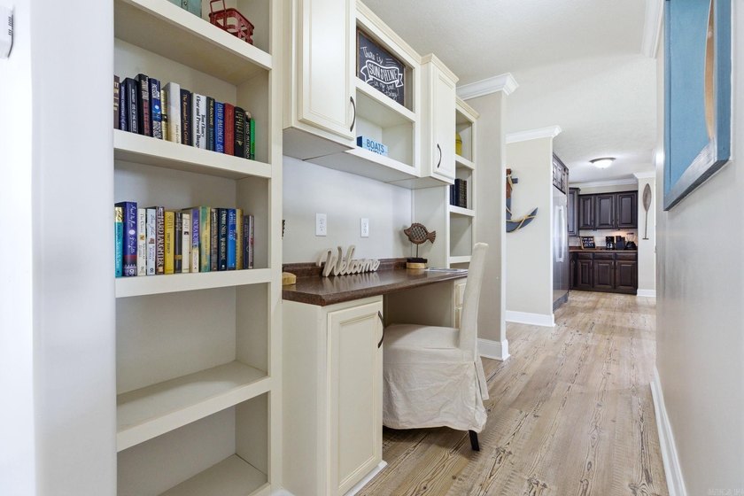 This property offers the perfect opportunity for a relaxing lake - photo 5