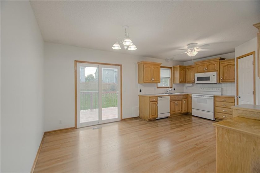 Check out this beautiful 3-bedroom, 2.5-bath home offering - photo 8