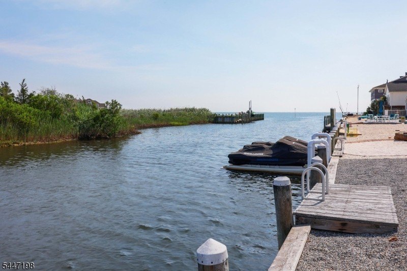 Immaculate turn key waterfront ranch in the desirable Skippers - photo 14