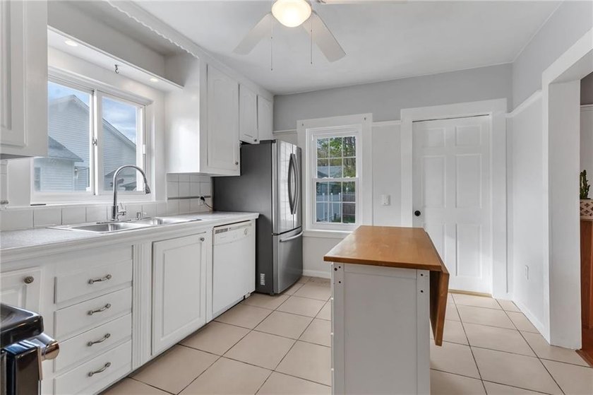 Welcome to 325 Church Avenue, a well-maintained 3-bedroom, 1 - photo 5