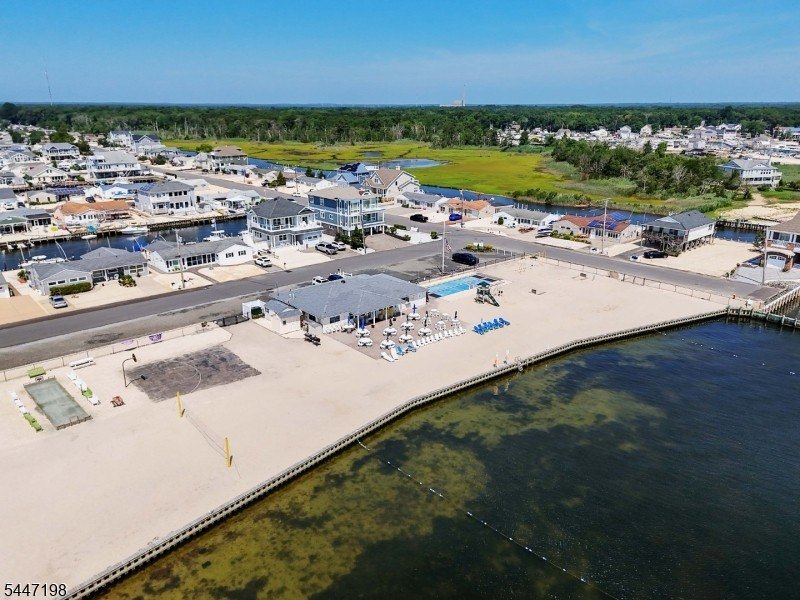 Immaculate turn key waterfront ranch in the desirable Skippers - photo 32