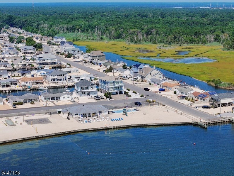 Immaculate turn key waterfront ranch in the desirable Skippers - photo 33
