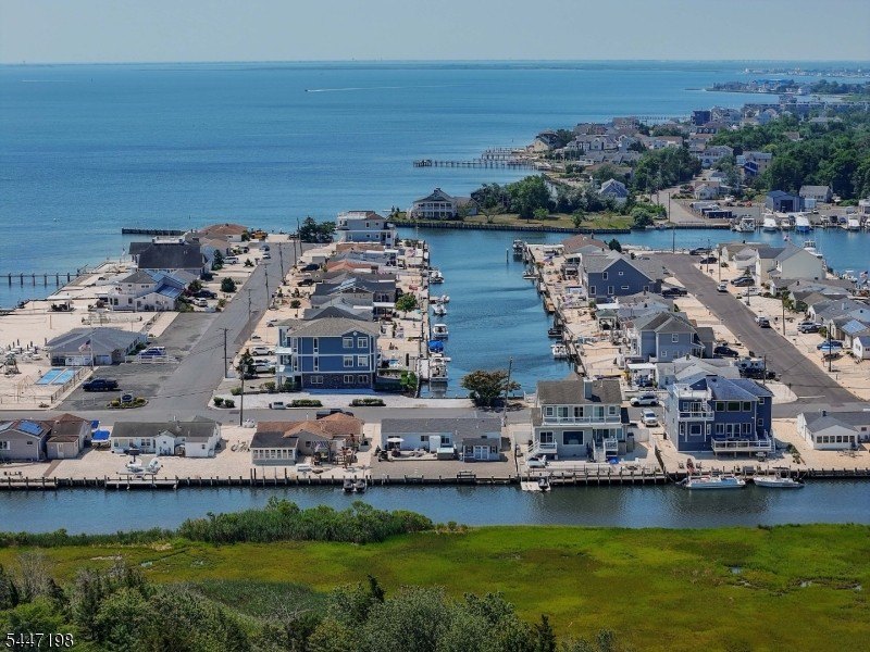 Immaculate turn key waterfront ranch in the desirable Skippers - photo 39