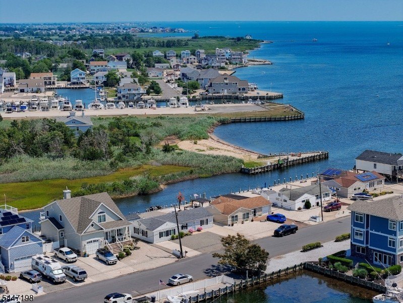 Immaculate turn key waterfront ranch in the desirable Skippers - photo 43
