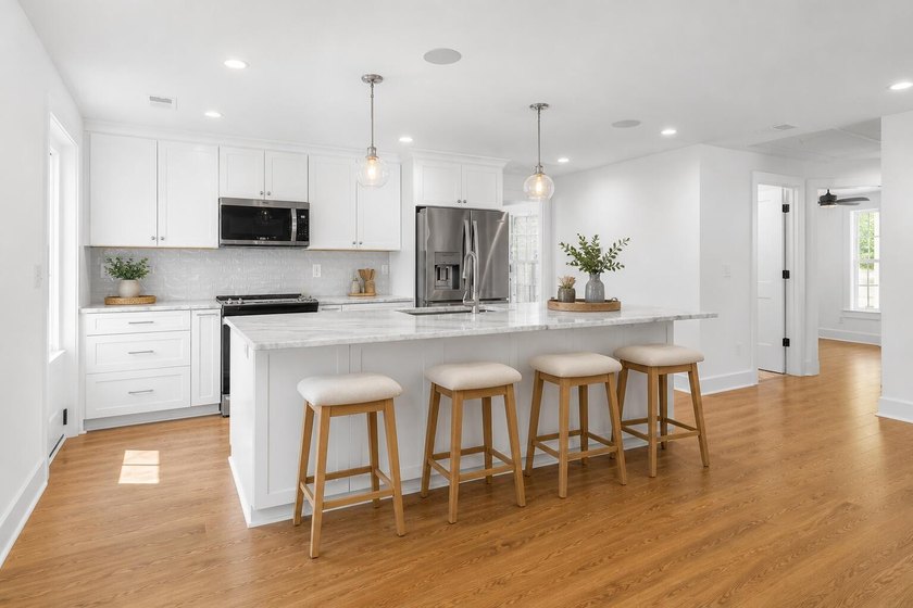 Beautifully renovated 3-bedroom, 2-bath home in Riverland - photo 3