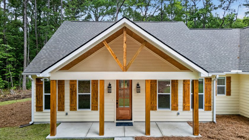 New Construction on Johns Island! This thoughtfully designed - photo 4