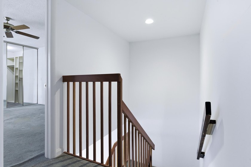 Welcome to this lovingly cared for waterfront townhome centrally - photo 23