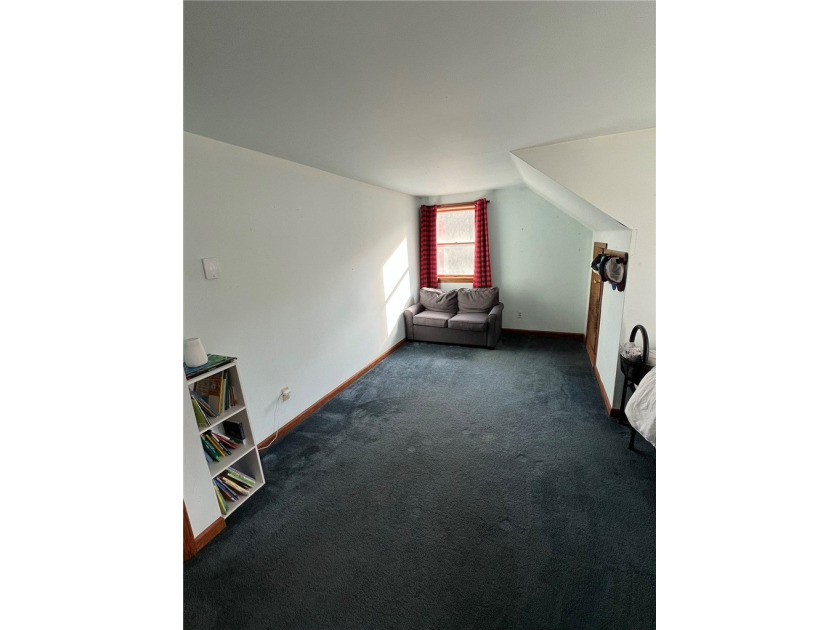 This property includes a 5-bedroom, 3 bath primary residence - photo 24